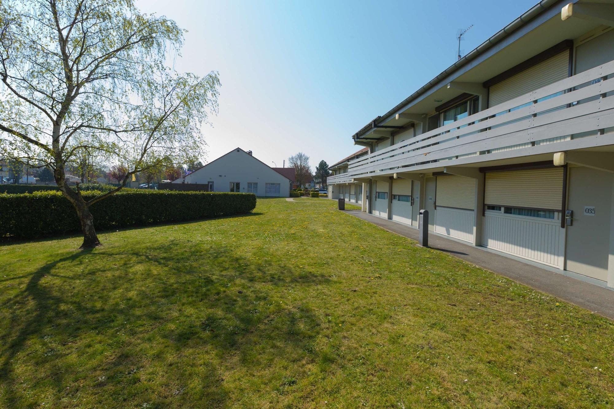 Kyriad Chantilly Sud - Luzarches Chaumontel Exterior photo